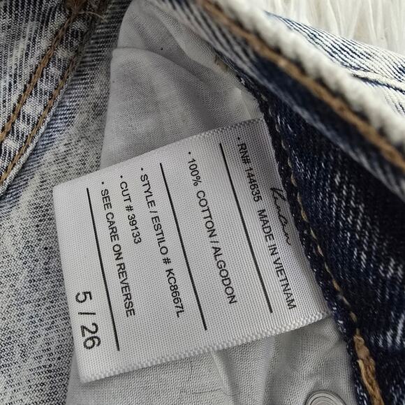 Kancan High Rise Straight Light Wash Distressed Jeans KC8667L Size 5/26 - Picture 8 of 13